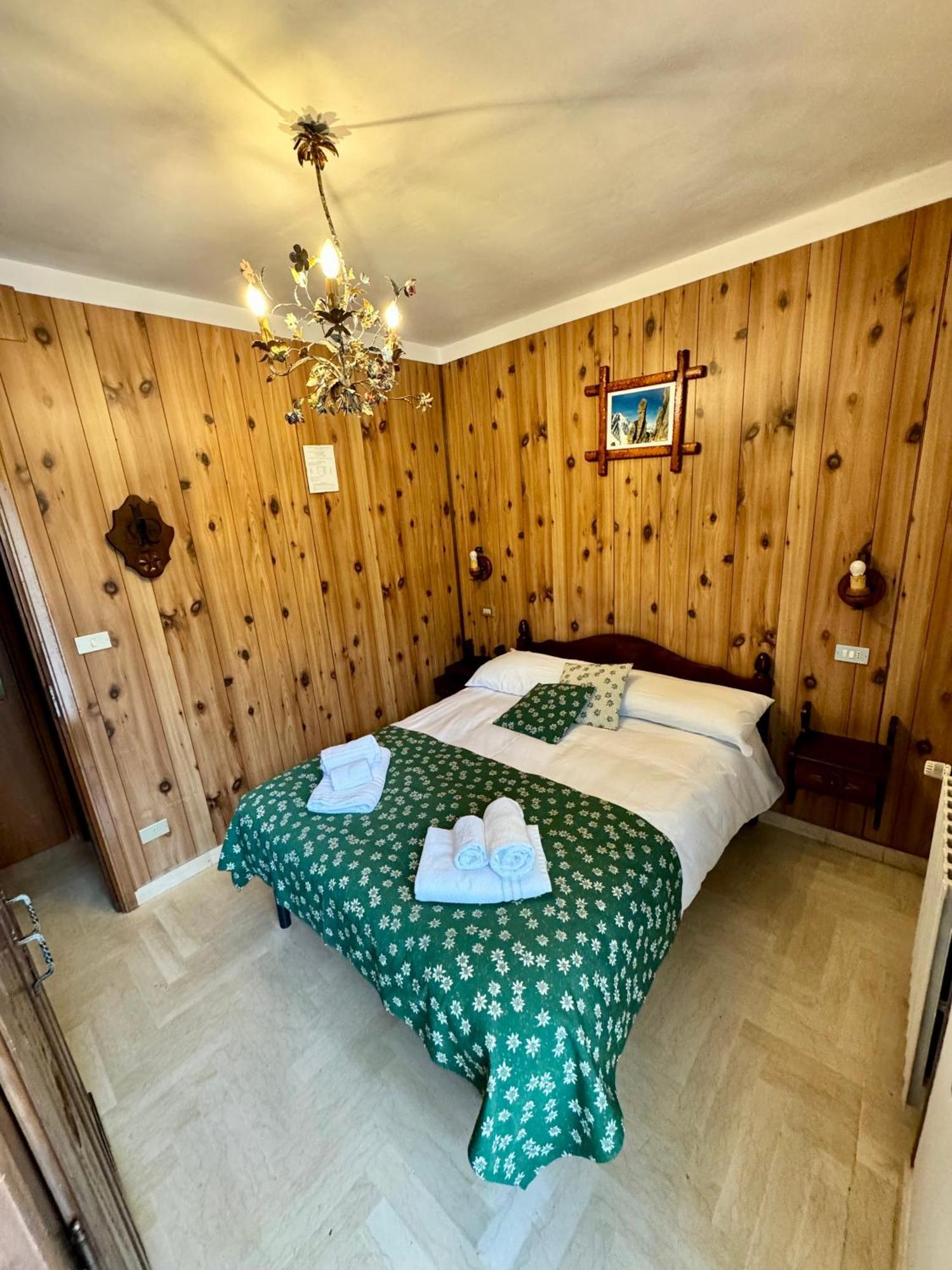 Edelweiss Hotel 2*